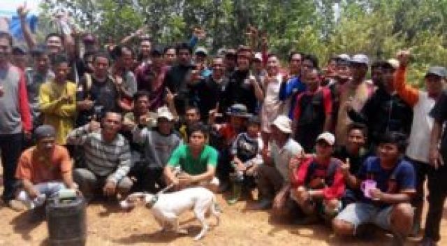 Bakal Calon Gubernur ini Ikut Berburu Babi di PALI