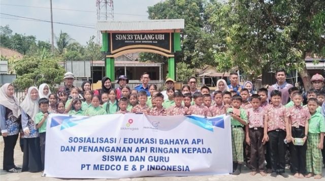 Tingkatkan Kesiapsiagaan Sejak Dini, Medco E&P Edukasi Siswa SDN 33 Ibul Hadapi Bahaya Api