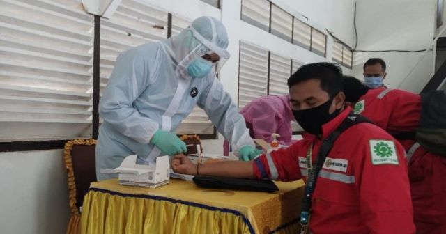 Ratusan Pekerja Adera Field Jalani Rapid Test Covid-19