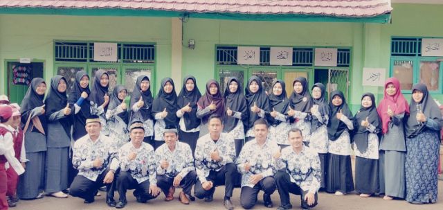 SDIT RABBANI Muara Enim Menggelar Upacara HUT Guru Nasional ke-73