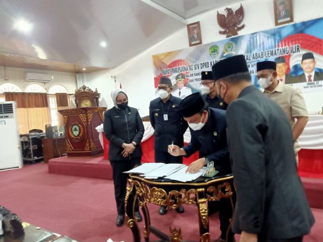 DPRD PALI Sahkan Raperda APBD 2022