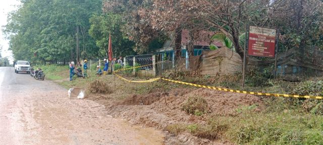 Pipa Pertamina Adera Meledak, Warga Berduyun Mengungsi