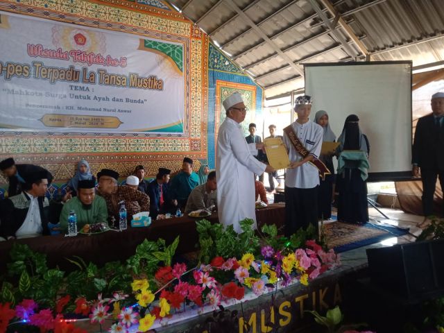 Ponpes La Tansa Mustika Gelar Wisuda Tahfidz ke-5