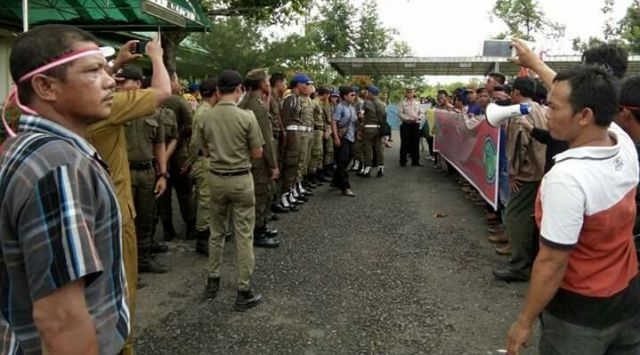 Didemo Warga Desa Persiapan,  Begini Tindakan Pemkab