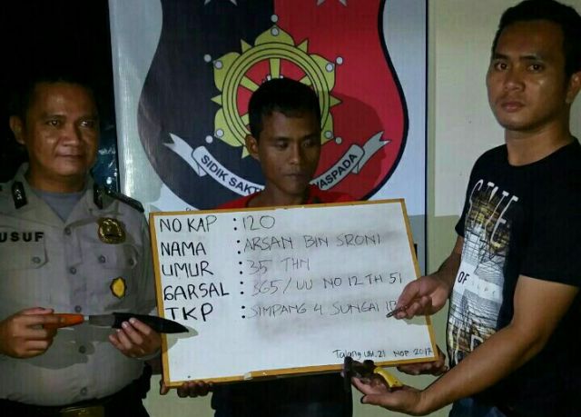 Dua Orang Mencurigakan Nyantai di GOR, Saat digeledah Ternyata Bawa Benda ini