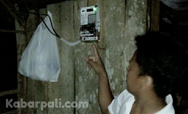 Minta Biaya Ganti KWH, Oknum Petugas PLN Nyaris dimassa