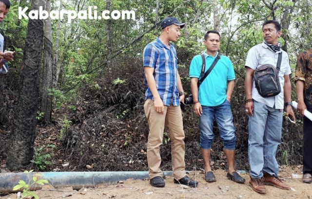 Kontroversi, Wartawan pun Tinjau ke TKP