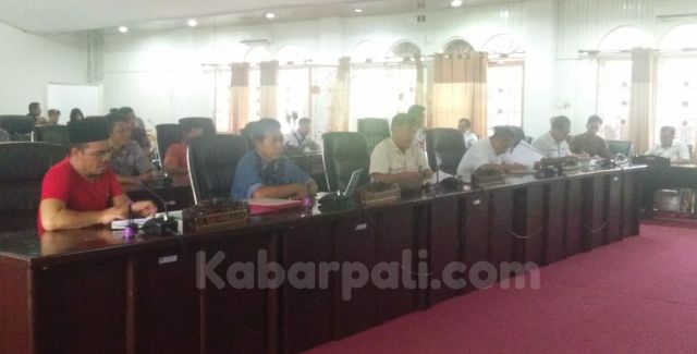 Undangan Baru diterima, Adera Tak Hadiri Rapat di DPRD