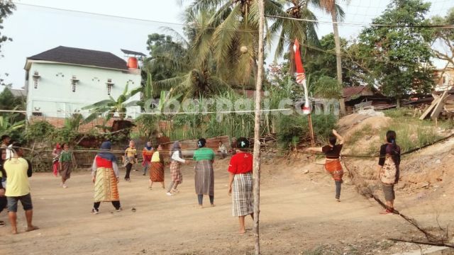 Peringati HUT RI, Karang Taruna Rukun Damai Gelar Lomba Volly Pakai Sarung