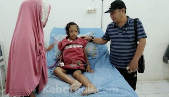 Perut dan Kaki Membesar, Seorang Anak di bawa Ke RSUD PALI