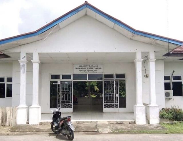 Minta Tanda Tangan Camat Rp500 Ribu? Warga Mengeluh..
