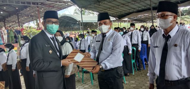 Lantik PPPK, Bupati Berpesan Agar Amanah Layani Masyarakat