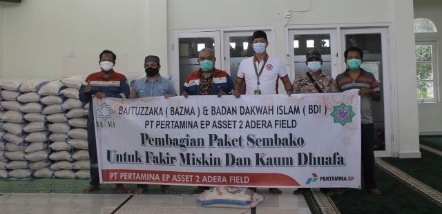 Santuni Fakir Miskin dan Kaum Dhuafa, Adera Field Salurkan 4 Ton Beras di WKP