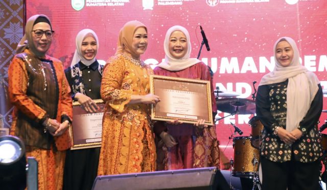 Dekranasda PALI Raih Prestasi di Sriwijaya Expo 2025, Wastra “Candi Bumi Ayu” Jadi Primadona
