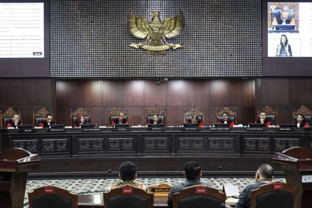MK: Masyarakat Adat Boleh Buka Lahan di Kawasan Hutan Tanpa Izin, Asal Bukan untuk Komersial