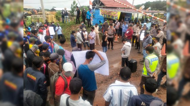 Dambakan Hidup Sehat dan Tenang, Warga Lunas Jaya PALI Kembali Demo PT SLR