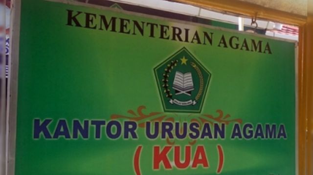 Staf KUA Penukal Arogan, Pelayanan pada Masyarakat Mengecewakan