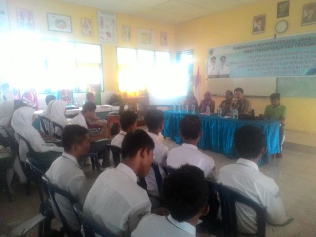 Kenalkan Dunia Kerja pada Siswa SMA
