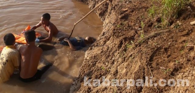 Mayat dengan Luka Tusuk ditemukan Mengapung di Lematang