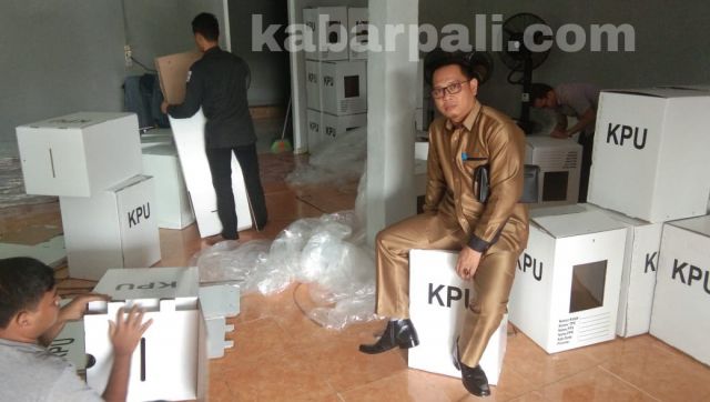 KPU PALI Mulai Rakit 3100 Kotak Suara