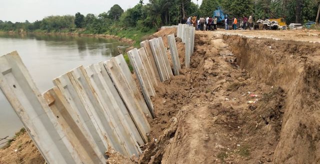 Proyek Beton Pengaman Lematang Amblas. Salah Perencanaan? 