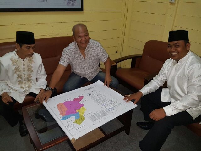 Teken Peta Kabupaten Gelumbang, Heri Berharap Wilayah itu Segera disahkan