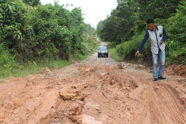 Sudah Janji, PT PUM didesak Perbaiki Jalan