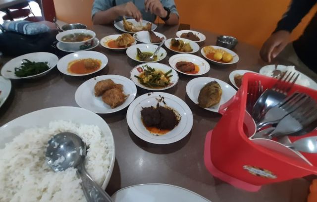 Harga Beras Mahal, Rumah Makan di PALI Kurangi Keuntungan